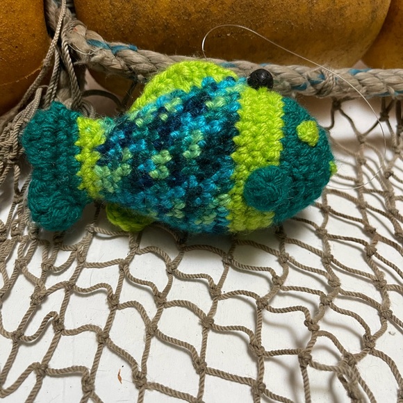 Crochet Green & Blue Lava Bead Essential Oil Diffuser Fish Deco Ornament SK - Picture 3 of 5